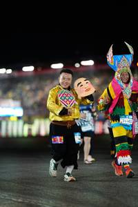 BIB: 76402
                            <button type="button" onclick="openModal(22995533)" class="btn btn-primary btn-sm float-right btn-popup" data-toggle="modal" data-target=".modal-high-quality">
                        <i class="fas fa-shopping-cart"></i> Add to Cart
                    </button>
                                            <button type="button" onclick="isThisMe(22995533, true)" class="btn btn-success btn-sm float-right btn-popup btn-isme hidden" data-toggle="tooltip" data-placement="bottom" title="นี่คือรูปของคุณใช่ไหม คลิกที่นี่เพื่อเอาเข้าอัลบั้ม">
                        <i class="fas fa-plus"></i> Add to album
                    </button>
                    <button type="button" onclick="isThisMe(22995533, false)" class="btn btn-warning btn-sm float-right btn-popup btn-isnotme hidden">
                        <i class="fas fa-ban"></i> Remove from album
                    </button>